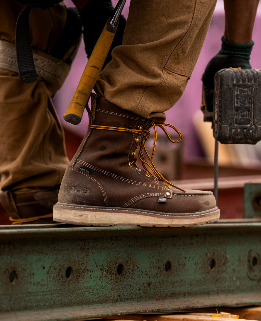 Keen Men's Liberty 8" Waterproof Boot (Carbon Toe) Chestnut/Gum