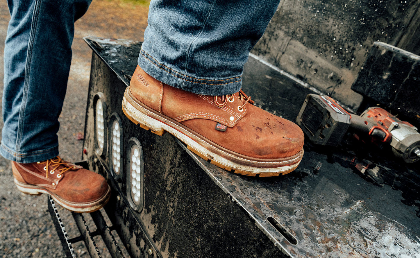 Keen Men's Liberty 6" Waterproof 90° Heel Boot (Carbon Toe) Bombay Brown/Gum