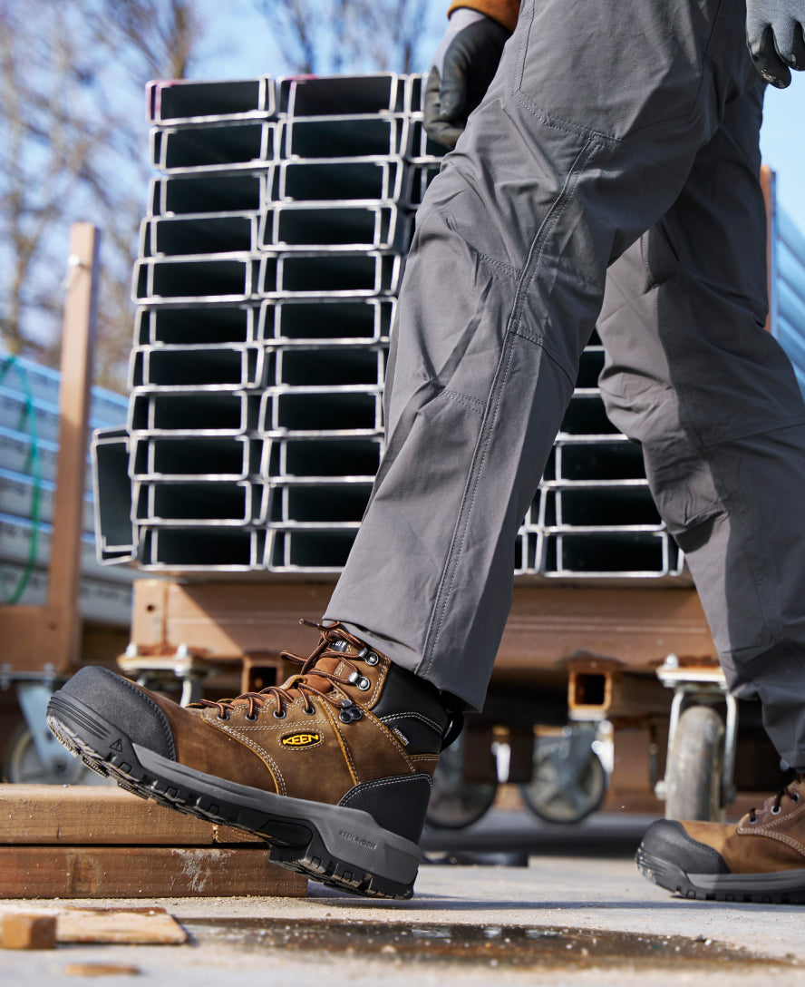 Keen Men's Evanston 6" Waterproof Boot (Carbon Toe) Bison/Black