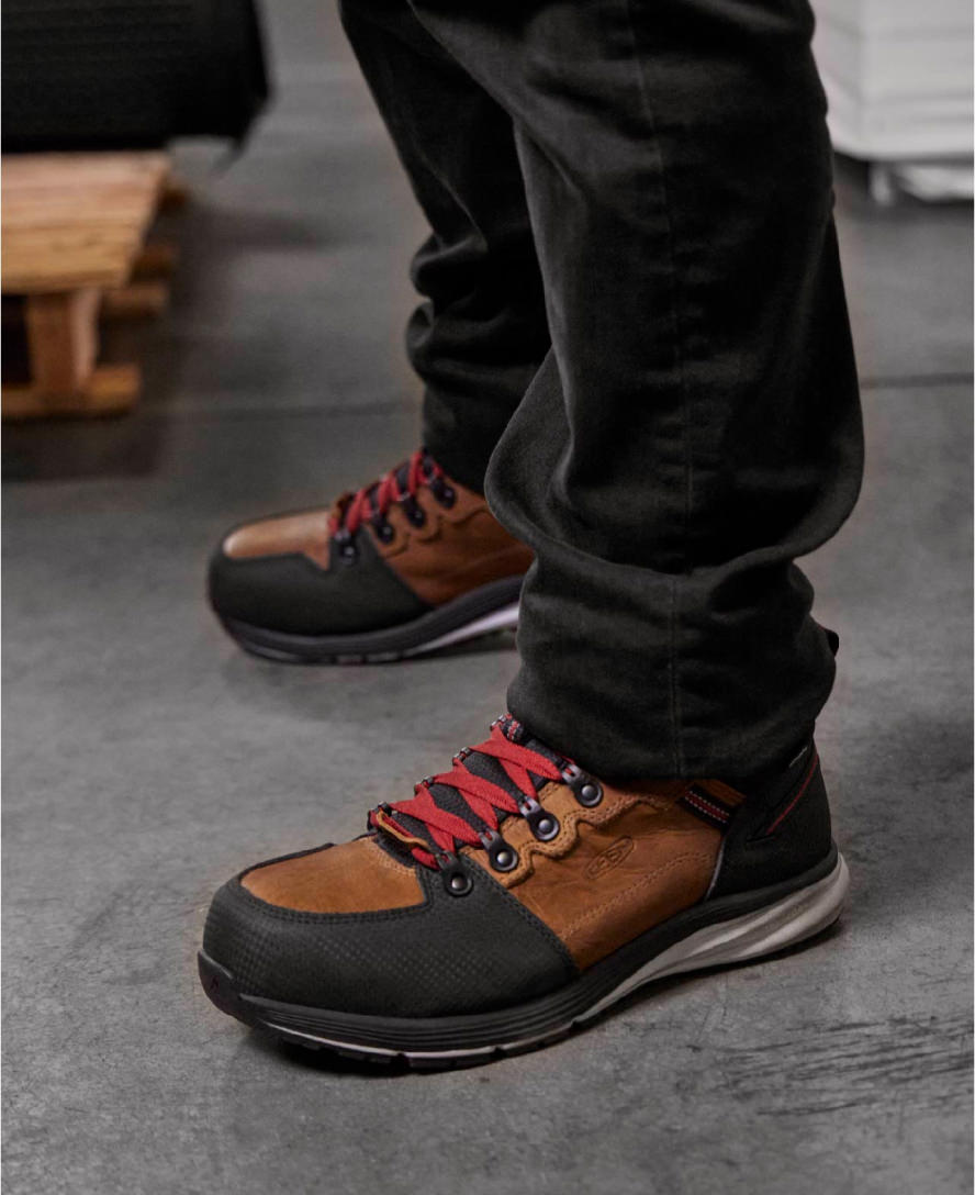 Keen Men's Red Hook Waterproof Boot (Carbon Toe) Tobacco/Black