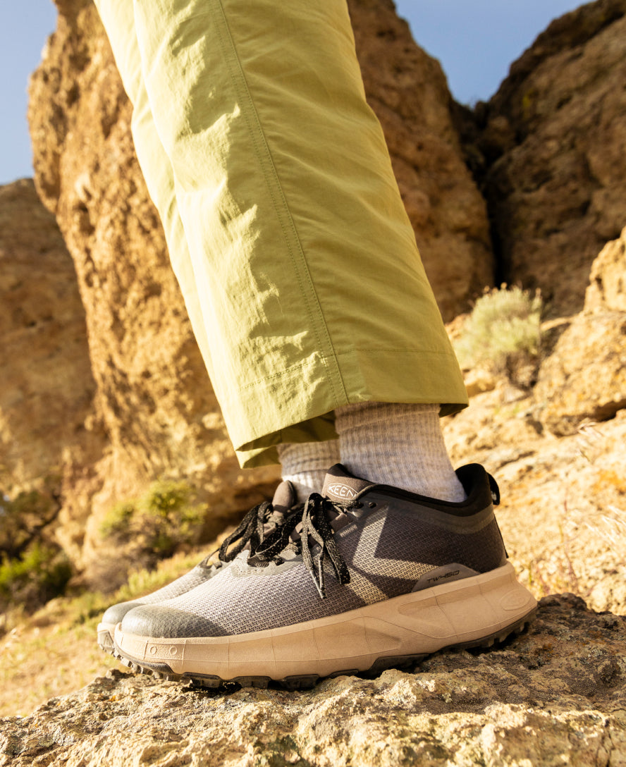 Keen Men's 450 Dirt Waterproof Hiking Shoe Lemon Curry/Black