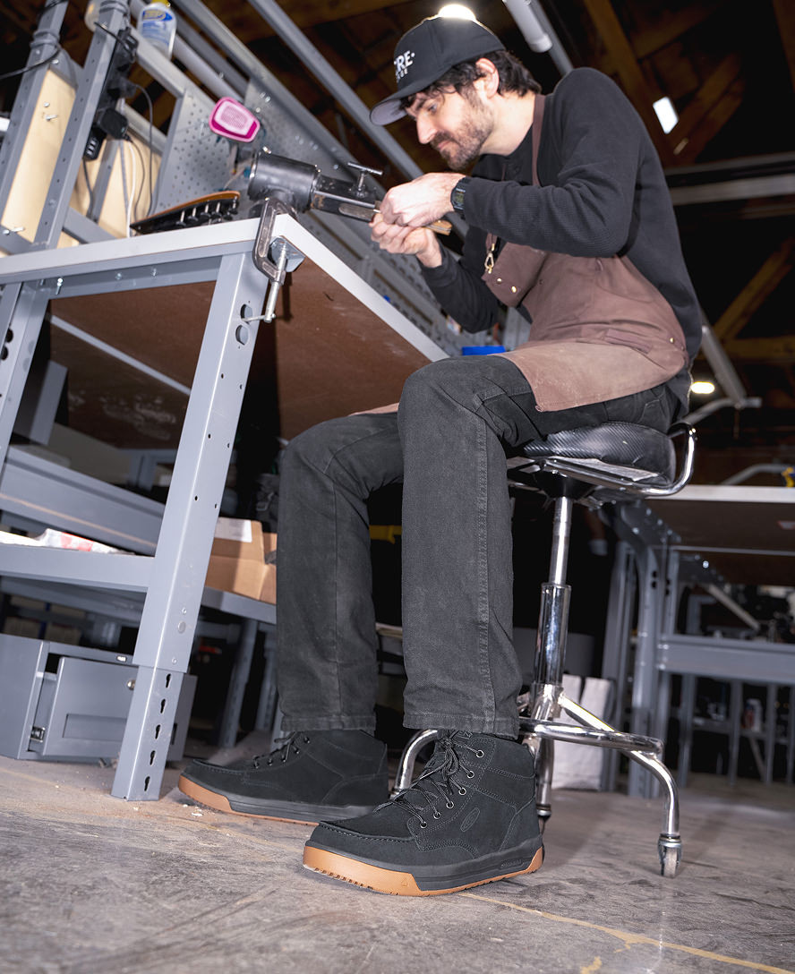 Keen Men's Gibson Boot (Soft Toe) Black/Gum
