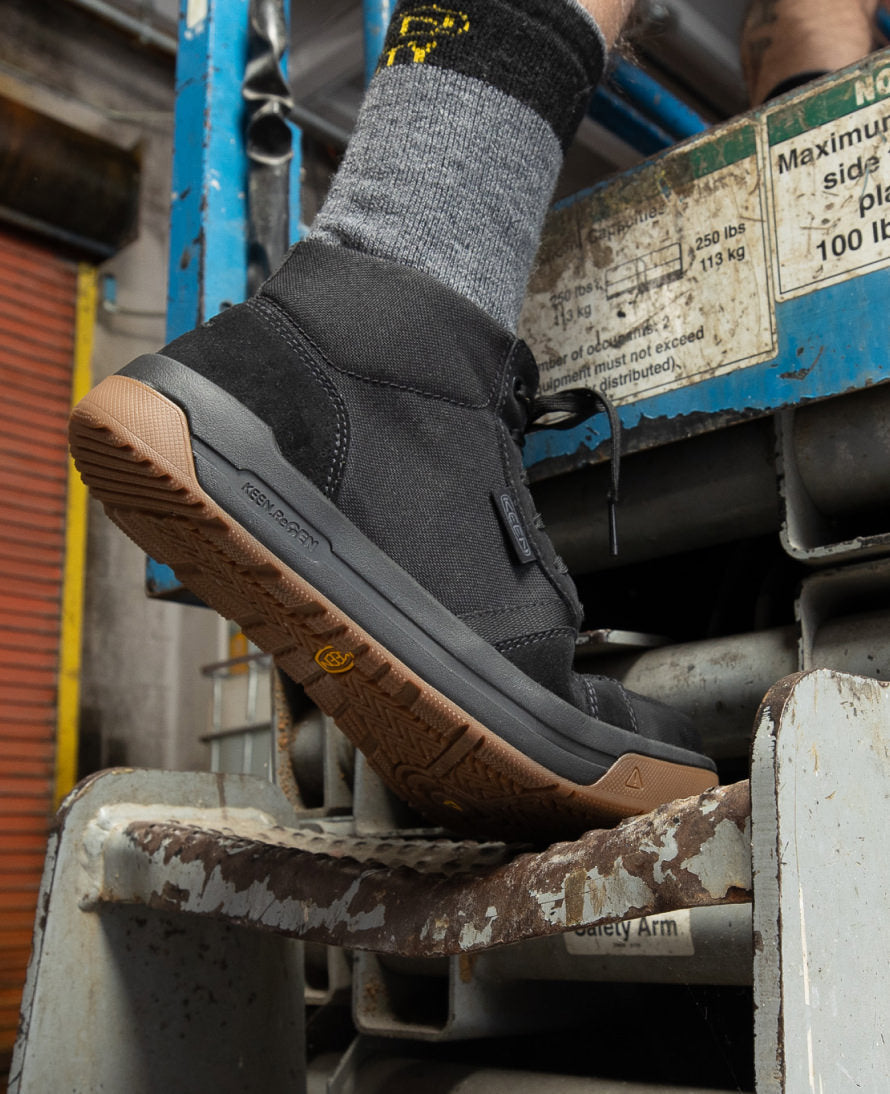 Keen Men's Kenton Mid Work Shoe (Carbon Toe) Black/Gum