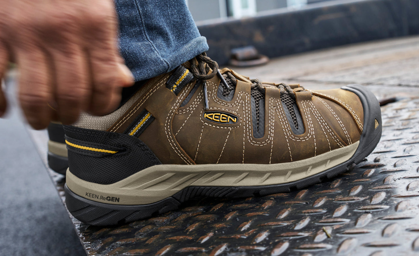 Keen Men's Flint II (Soft Toe) Cascade Brown/Golden Rod