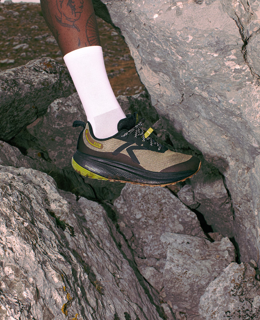 Keen Men's Roam Trail Running Shoe Alloy/Naval Academy