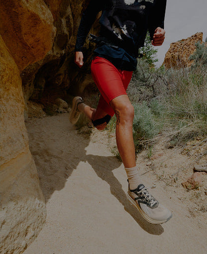 Keen Men's Seek Trail Running Shoe Black/Sunset Sand