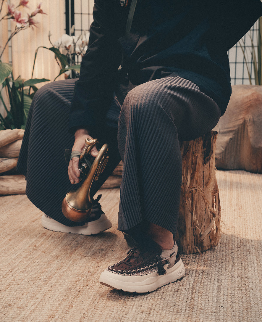 Keen Men’s UNEEK WK AFEW Sneaker Past Forward