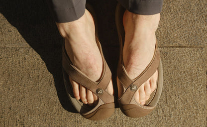 Keen Men's Waimea Leather Flip-Flop Destination Pack