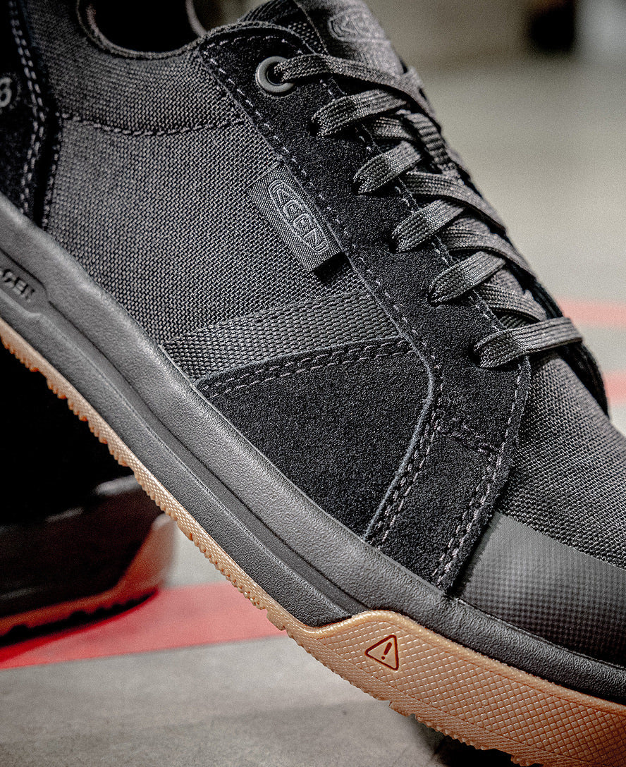 Keen Women's Kenton Work Shoe (Carbon Toe) Black/Gum