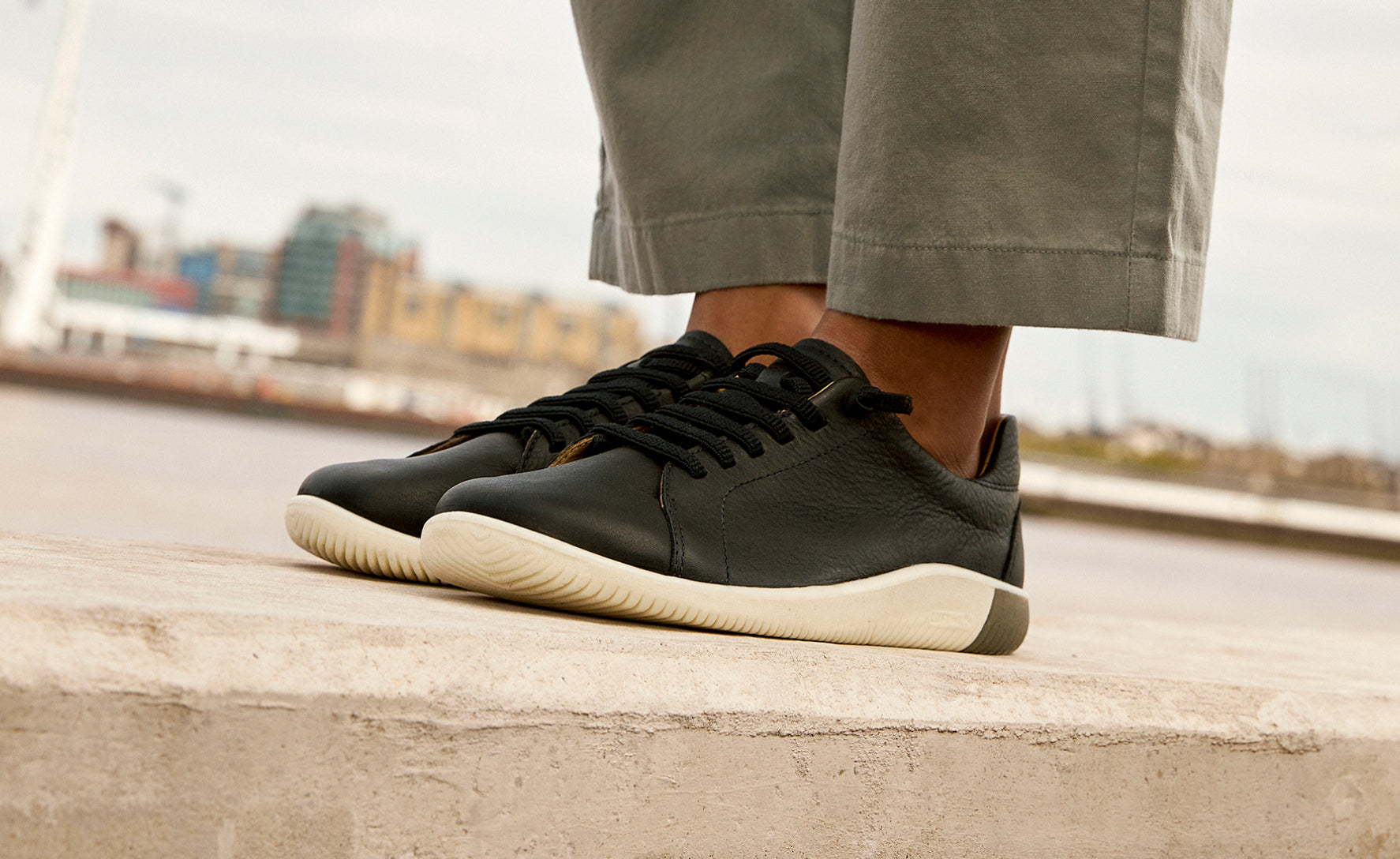 Keen Women's KNX Leather Sneaker Black/Star White