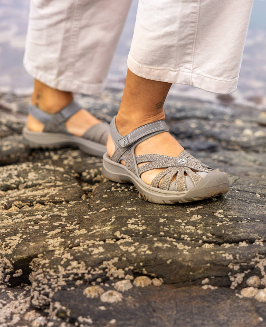 Keen Women's Rose Sandal Black/Neutral Gray