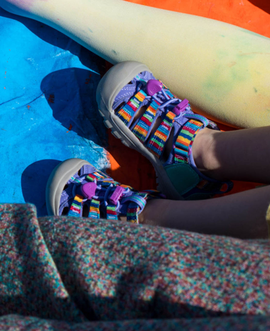 Keen Big Kids' Newport H2 Sandal x Iro To Ikiru Wo Tukuru Fuku Iro To Ikiru Wo Tukuru Fuku